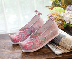 Antique Female Embroidered Cotton Shoes