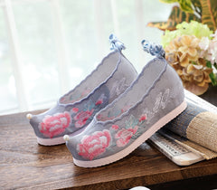 Antique Female Embroidered Cotton Shoes